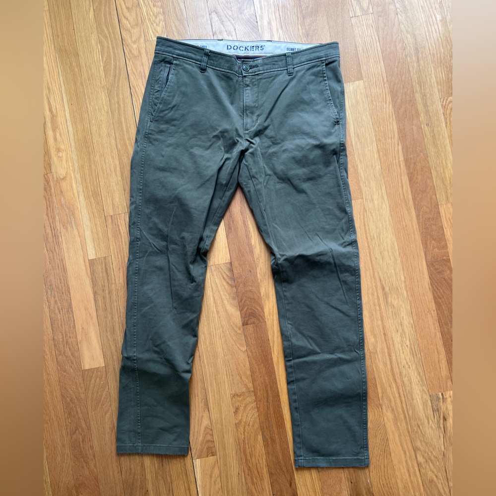 Dockers Men's Dark Green Chinos